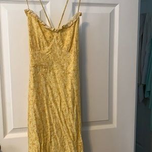Le Lis super cute yellow mini dress. Never worn